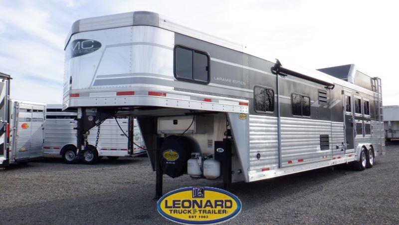 2019 SMC 3 HORSE SLANT LOAD GOOSENECK WITH 16' LIVING QUARTERS HORSE TRAILER 2019 SMC 3 HORSE SLANT LOAD GOOSENECK WITH 16' LIVING QUARTERS HORSE TRAILER