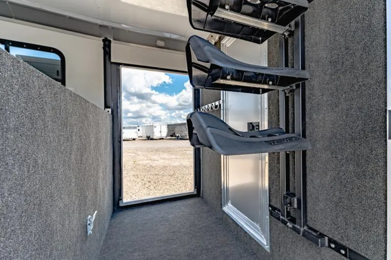 used Horse Trailers Logan Coach  for sale, in North Jackson, OH Thumbnail 22