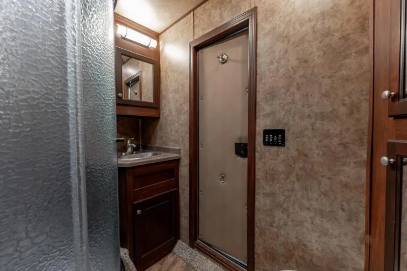 used Horse Trailers Exiss Trailers  for sale, in North Jackson, OH Thumbnail 17