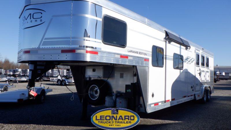 2022 NEW 3 HORSE SLANT LOAD SMC LARAMIE GOOSENECK WITH 13' LIVING QUARTERS HORSE TRAILER 2022 NEW 3 HORSE SLANT LOAD SMC LARAMIE GOOSENECK WITH 13' LIVING QUARTERS HORSE TRAILER