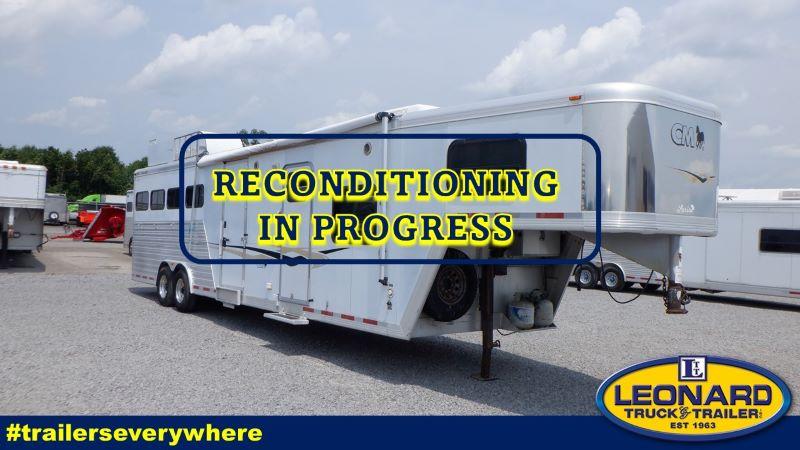 2004 4 HORSE CM GOOSENECK WITH LIVING QUARTERS HORSE TRAILER 2004 4 HORSE CM GOOSENECK WITH LIVING QUARTERS HORSE TRAILER