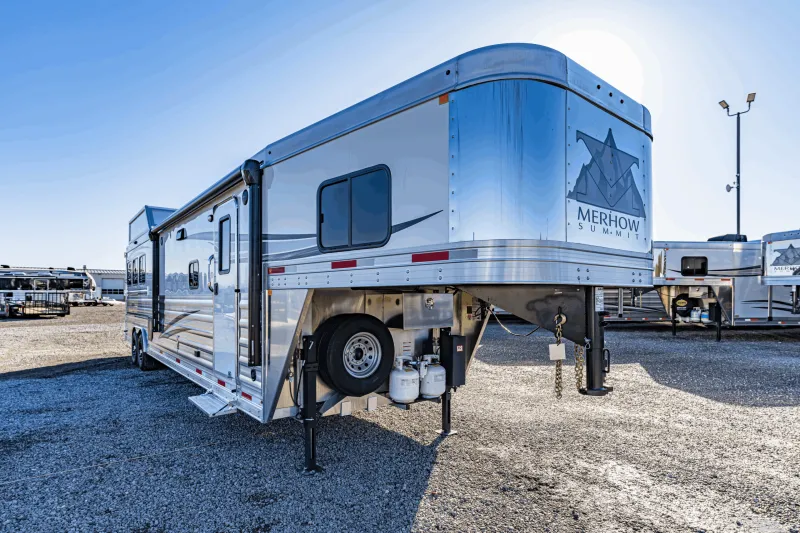 2026 Merhow Trailers 8316 RWS-ANGLED FARMHOUSE Horse Trailer
