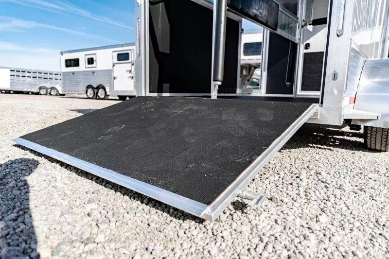 new Horse Trailers Shadow Trailers  for sale, in North Jackson, OH Thumbnail 14