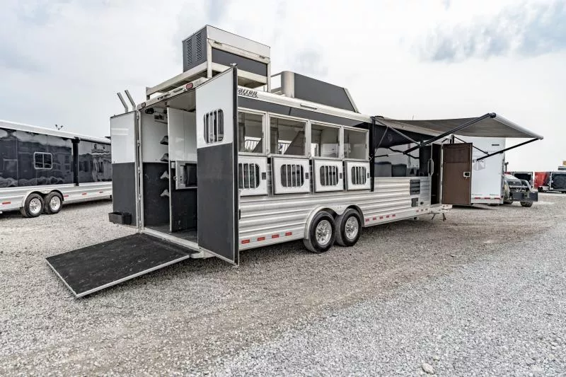 used Horse Trailers Cimarron Trailers  for sale, in North Jackson, OH Thumbnail 21