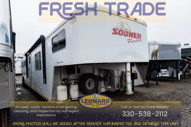 2000 Sooner Trailers SARATOGA LQ Horse Trailer