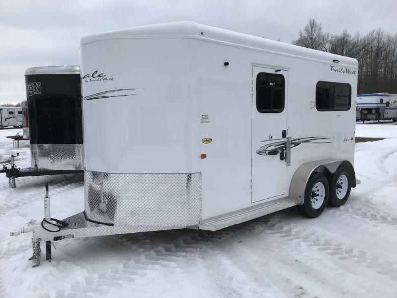 2021 2 HORSE TRAILS WEST BUMPER PULL HORSE TRAILER 2021 2 HORSE TRAILS WEST BUMPER PULL HORSE TRAILER