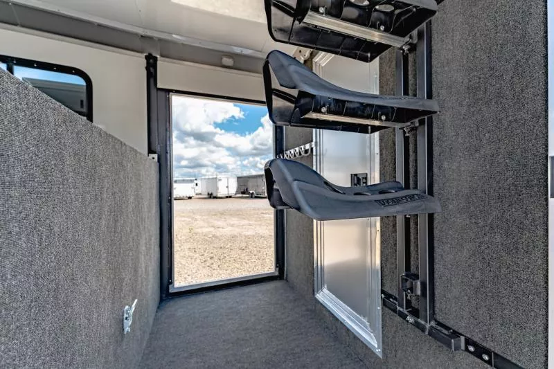 used Horse Trailers Logan Coach  for sale, in North Jackson, OH Thumbnail 22