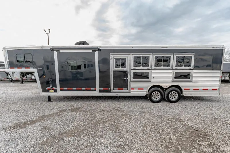 used Horse Trailers Logan Coach  for sale, in North Jackson, OH Thumbnail 10