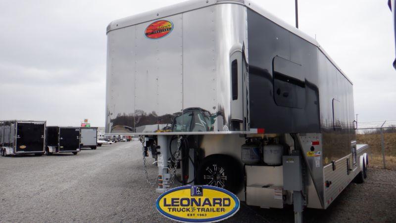 2022 New 8x42 Sundowner Krawler Model Toy Hauler 2022 New 8x42 Sundowner Krawler Model Toy Hauler