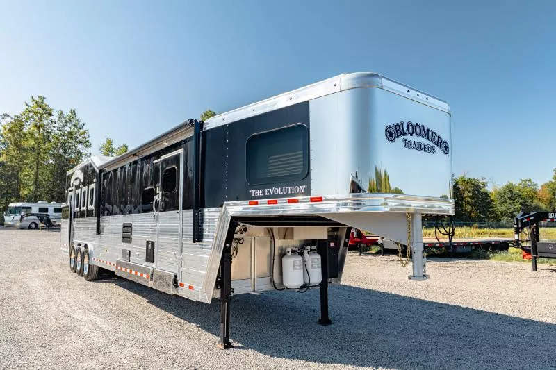 2025 Bloomer B4GS237 Horse Trailer