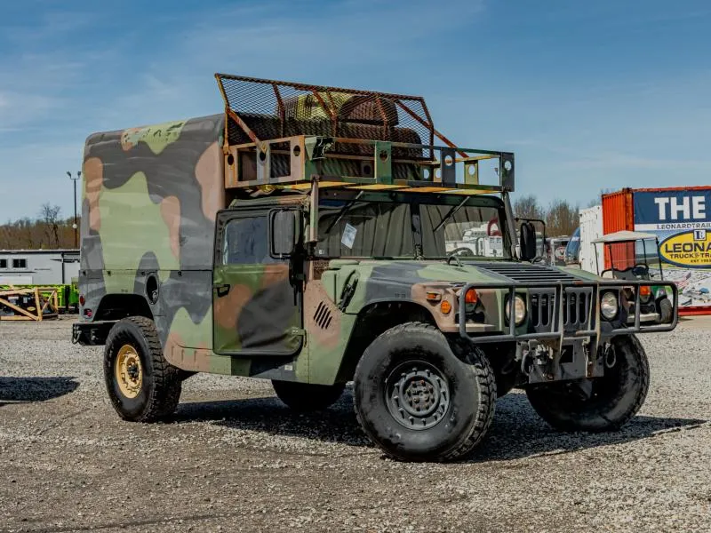 2004 AM General M1097A2 Truck