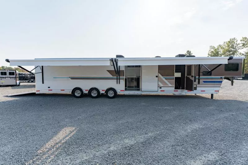 used Toy Haulers Shadow Trailers  for sale, in North Jackson, OH Thumbnail 20