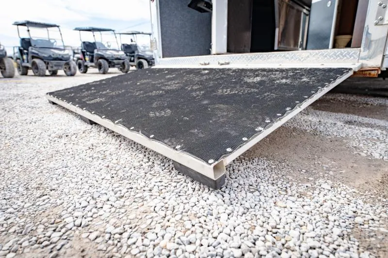 used Horse Trailers Bison Trailers  for sale, in North Jackson, OH Thumbnail 15