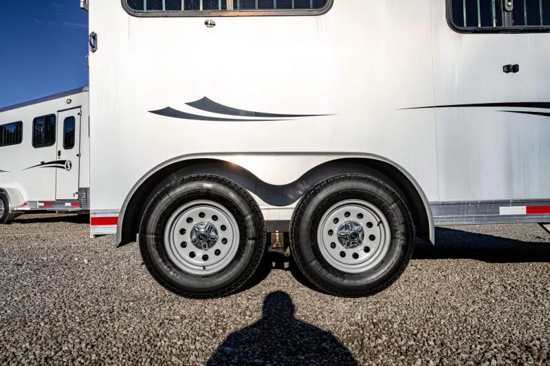 used Horse Trailers Shadow Trailers  for sale, in North Jackson, OH Thumbnail 6