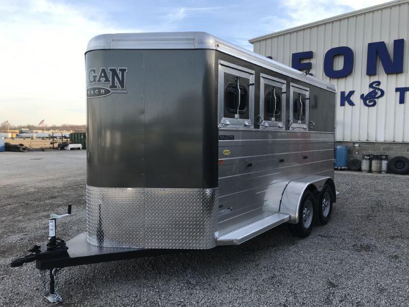 2021 3 HORSE LOGAN COACH BUMPER PULL W/DRESS HORSE TRAILER 2021 3 HORSE LOGAN COACH BUMPER PULL W/DRESS HORSE TRAILER