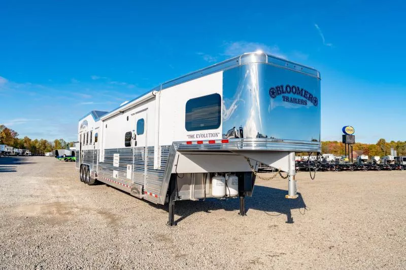 2025 Bloomer B4GS237 Horse Trailer