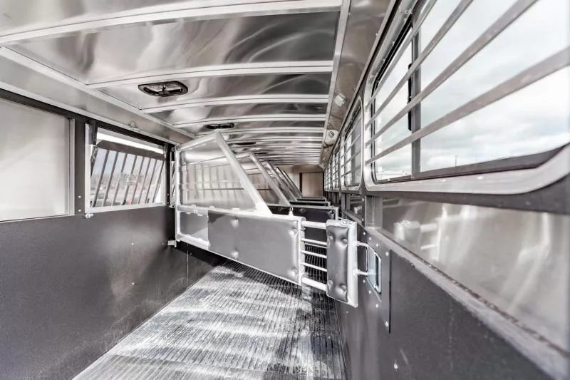 new Horse Trailers Logan Coach  for sale, in North Jackson, OH Thumbnail 17