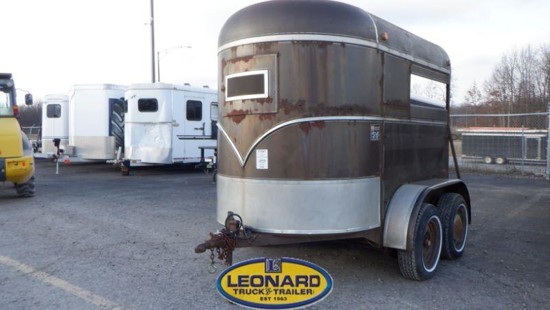 Used 1988 Western World 2 Horse Straight Load Bumper Pull Horse Trailer Used 1988 Western World 2 Horse Straight Load Bumper Pull Horse Trailer