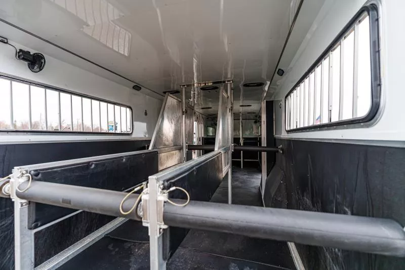 used Horse Trailers Shadow Trailers  for sale, in North Jackson, OH Thumbnail 19