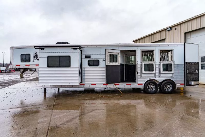 used Horse Trailers Exiss Trailers  for sale, in North Jackson, OH Thumbnail 25
