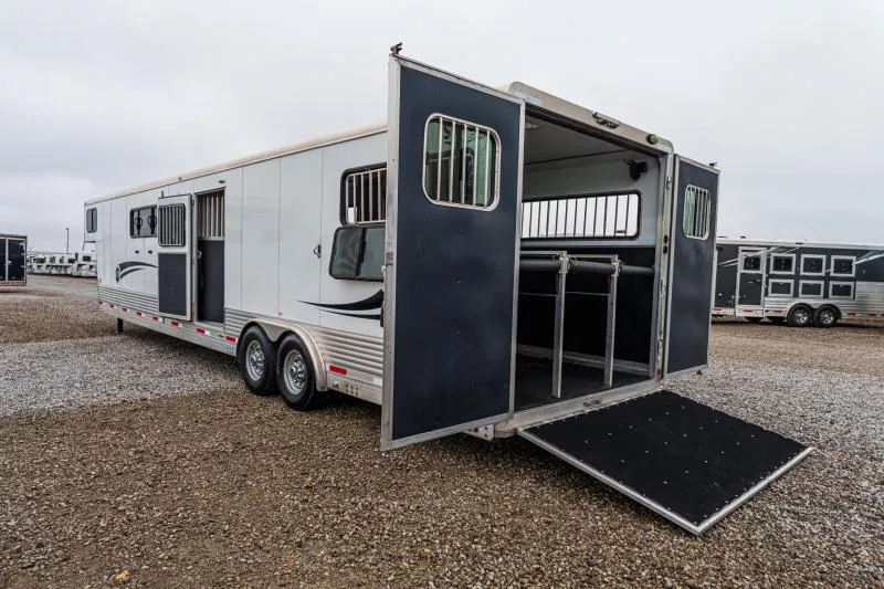 used Horse Trailers Shadow Trailers  for sale, in North Jackson, OH Thumbnail 17