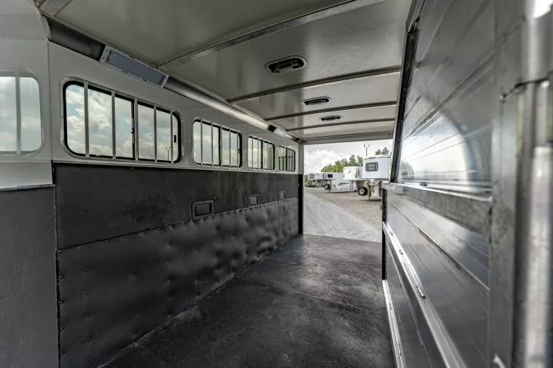 used Horse Trailers Cimarron Trailers  for sale, in North Jackson, OH Thumbnail 19