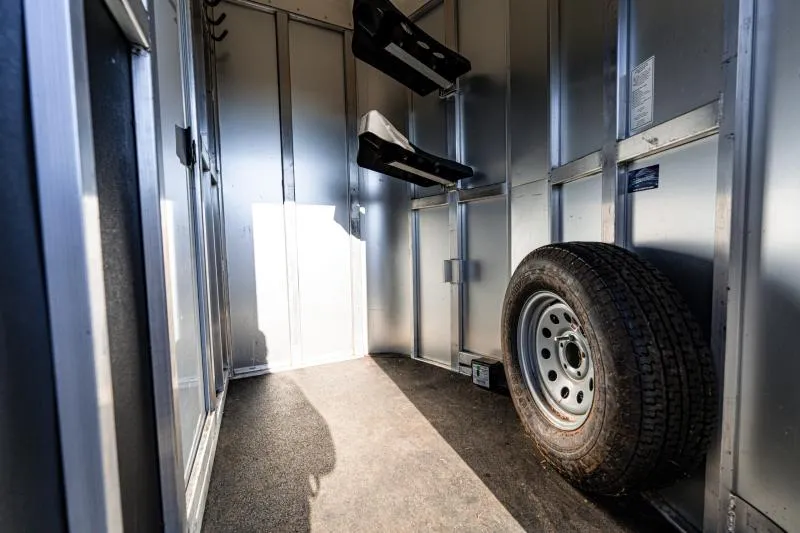 used Horse Trailers Shadow Trailers  for sale, in North Jackson, OH Thumbnail 19