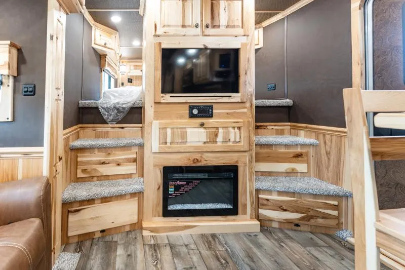 new Horse Trailers Merhow Trailers  for sale, in North Jackson, OH Thumbnail 25