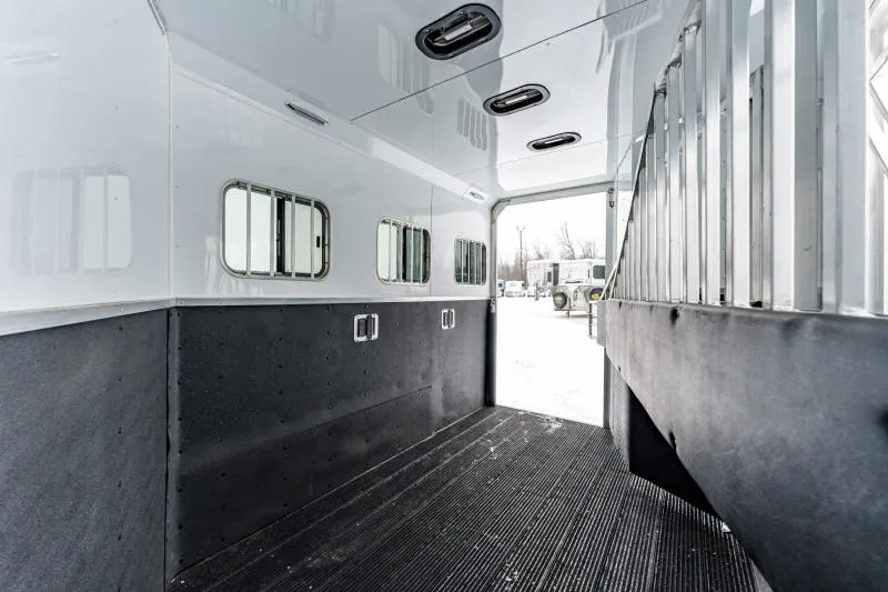 used Horse Trailers Kiefer Manufacturing  for sale, in North Jackson, OH Thumbnail 17