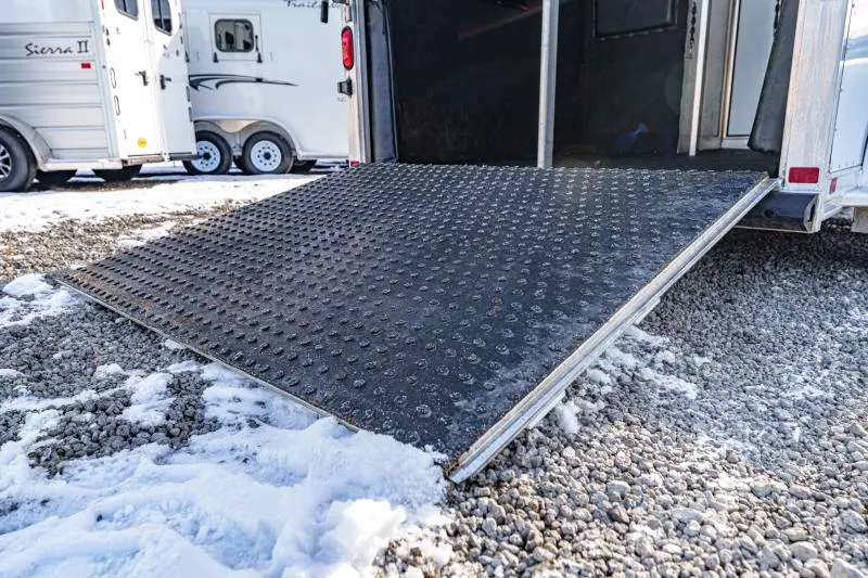 used Horse Trailers Featherlite  for sale, in North Jackson, OH Thumbnail 14