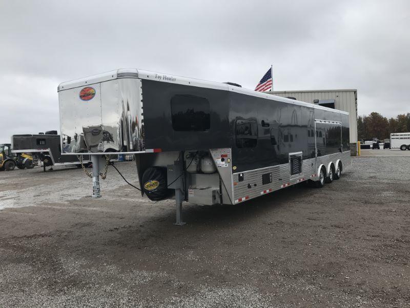 2021 SUNDOWNER 8.5X44 GOOSENECK LIVING QUARTERS TOY HAULER WITH 22' GARAGE 2021 SUNDOWNER 8.5X44 GOOSENECK LIVING QUARTERS TOY HAULER WITH 22' GARAGE