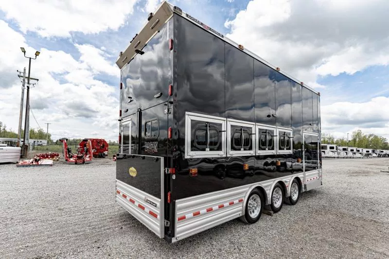 new Horse Trailers Logan Coach  for sale, in North Jackson, OH Thumbnail 36