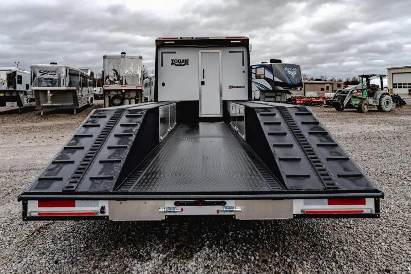 new Toy Haulers Logan Coach  for sale, in North Jackson, OH Thumbnail 8
