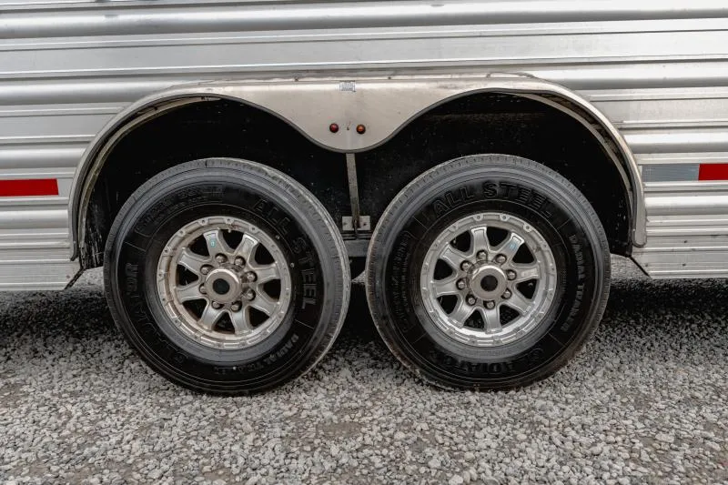 used Horse Trailers Logan Coach  for sale, in North Jackson, OH Thumbnail 6