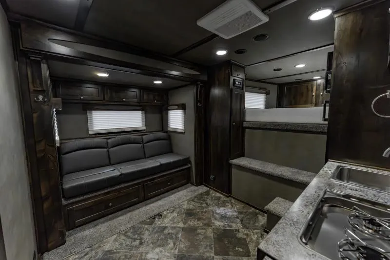 new Toy Haulers Logan Coach  for sale, in North Jackson, OH Thumbnail 16