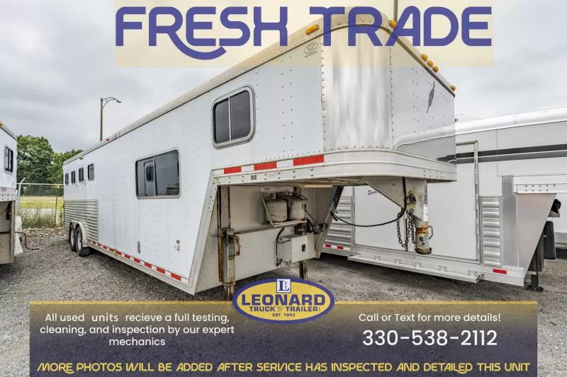 2000 Featherlite 8581 Horse Trailer