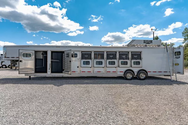 used Horse Trailers Logan Coach  for sale, in North Jackson, OH Thumbnail 18
