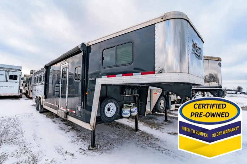 used Horse Trailers Logan Coach  for sale, in North Jackson, OH Thumbnail 30