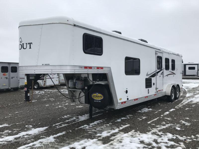 2021 3 HORSE BISON GOOSENECK W/LIVING QUARTERS 2021 3 HORSE BISON GOOSENECK W/LIVING QUARTERS