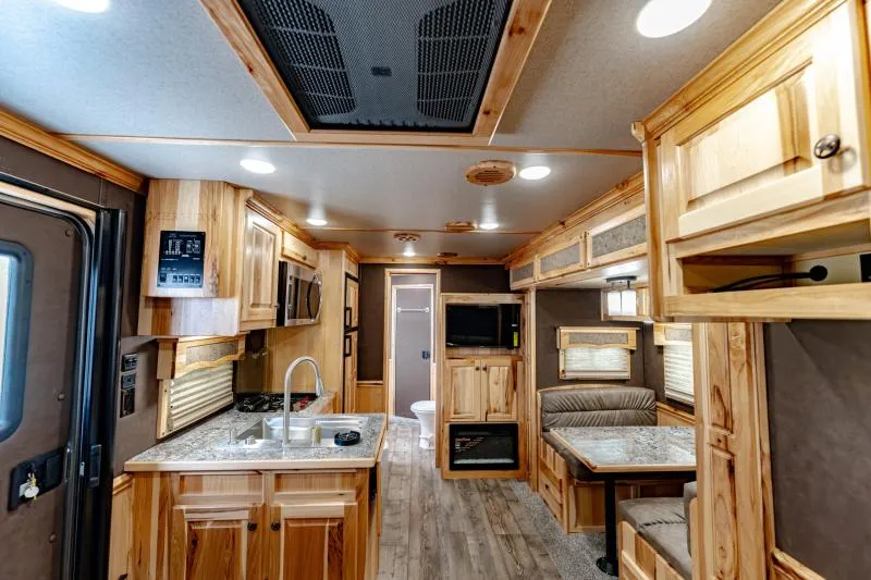 new Horse Trailers Merhow Trailers  for sale, in North Jackson, OH Thumbnail 17