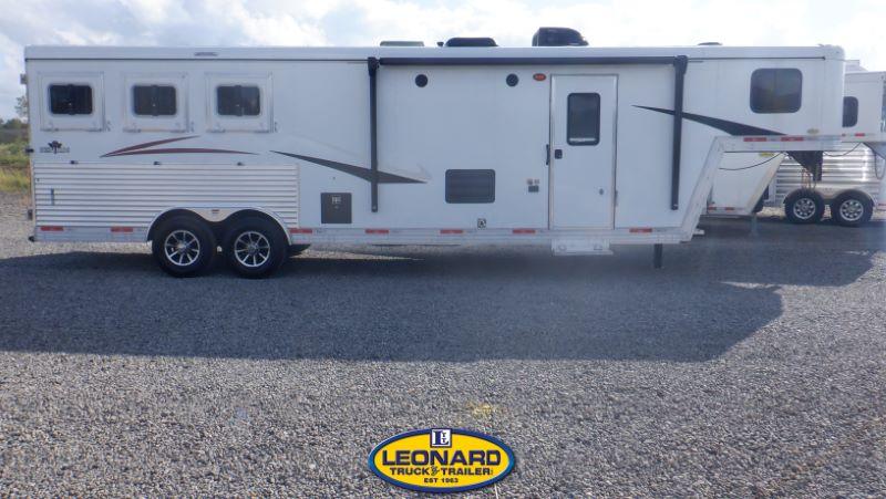 2022 3 HORSE BISON DESPERADO GOOSENECK WITH LIVING QUARTERS HORSE TRAILER 2022 3 HORSE BISON DESPERADO GOOSENECK WITH LIVING QUARTERS HORSE TRAILER