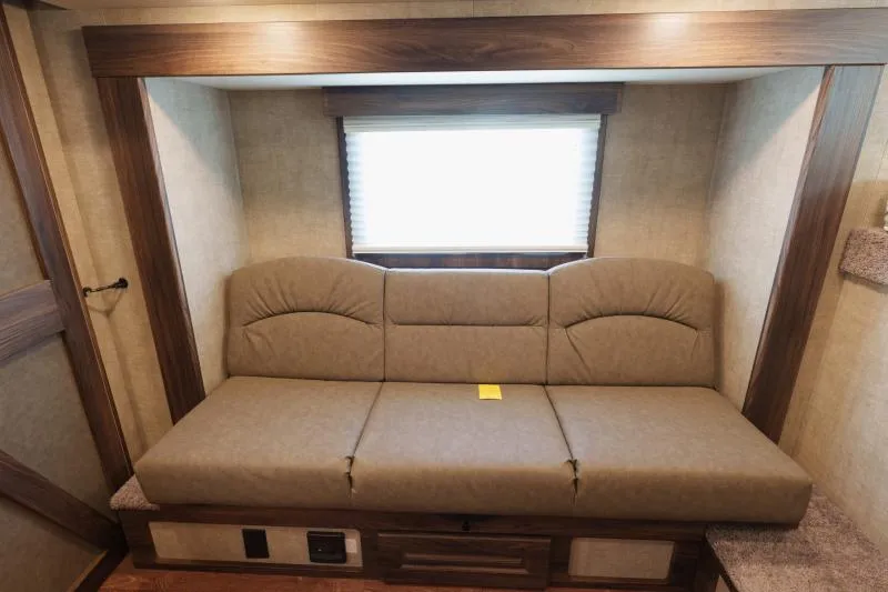 used Horse Trailers Shadow Trailers  for sale, in North Jackson, OH Thumbnail 26