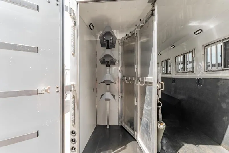 used Horse Trailers SMC Horse Trailers  for sale, in North Jackson, OH Thumbnail 23