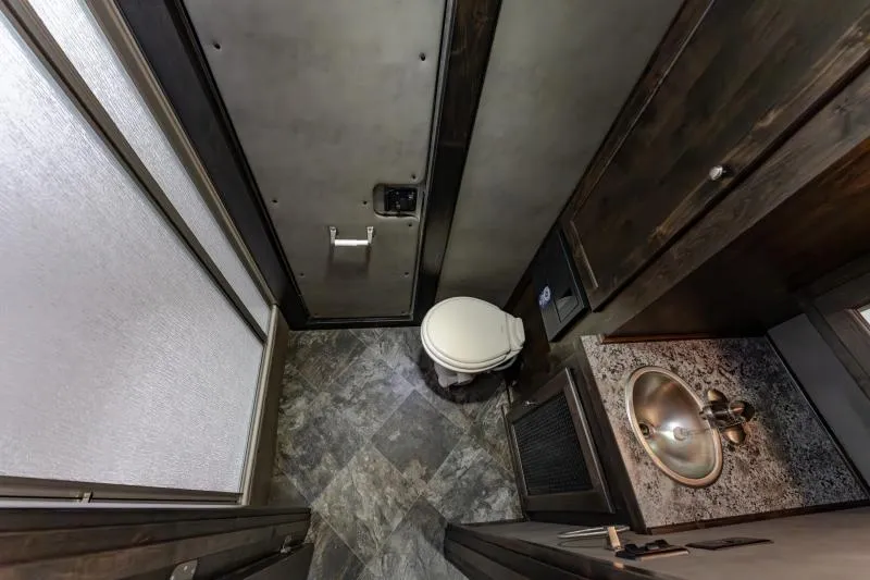 new Toy Haulers Logan Coach  for sale, in North Jackson, OH Thumbnail 26