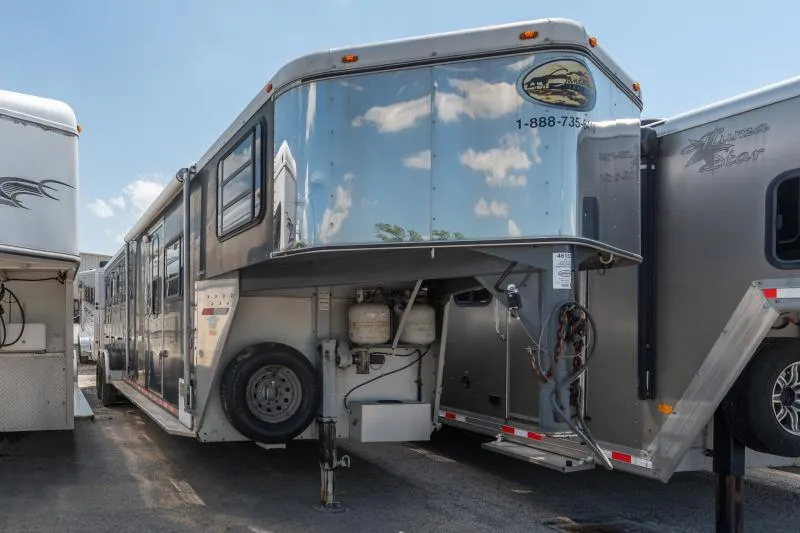 2003 Sundowner Trailers TRAILBLAZER Horse Trailer