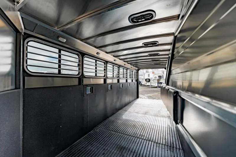 new Horse Trailers Logan Coach  for sale, in North Jackson, OH Thumbnail 18