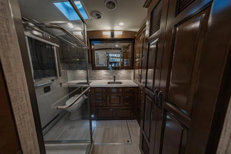 used Travel Trailers Newmar  for sale, in North Jackson, OH Thumbnail 35