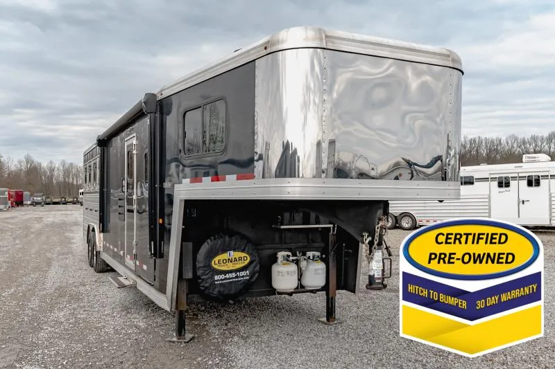 2022 Logan Coach S8410SO Horse Trailer