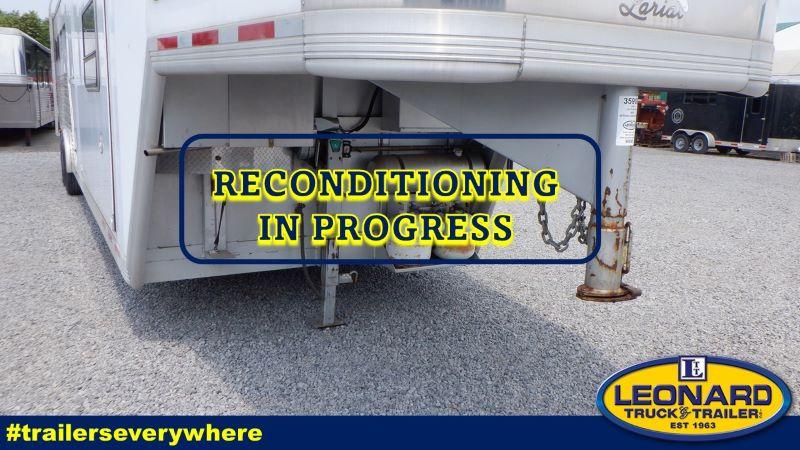 2001 4 HORSE CM GOOSENECK WITH LIVING QUARTERS HORSE TRAILER 2001 4 HORSE CM GOOSENECK WITH LIVING QUARTERS HORSE TRAILER