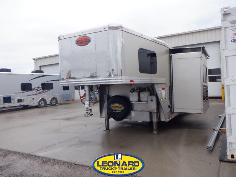 2017 Used 3 Horse Sundowner SE8012LQ-SL Gooseneck With 12' Living Quarters Horse Trailer 2017 Used 3 Horse Sundowner SE8012LQ-SL Gooseneck With 12' Living Quarters Horse Trailer